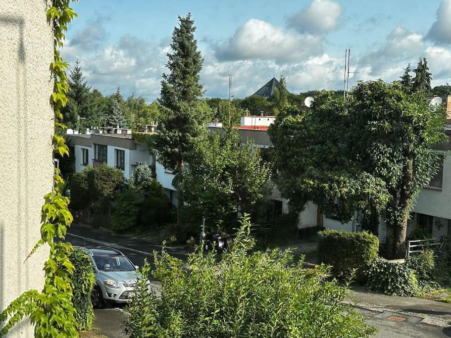 Byt V Rezidencni Ctvrti Prahy 6 Prague Luaran gambar